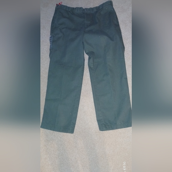Dockers Other - Dockers Men's Classic Fit Comfort Cargo Pants 40x30. NWT